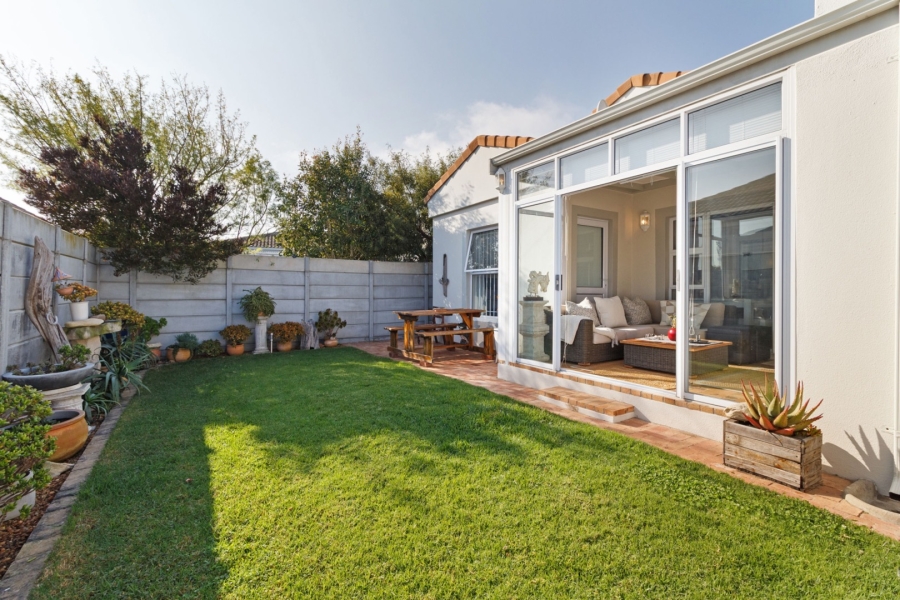2 Bedroom Property for Sale in Sunningdale Western Cape